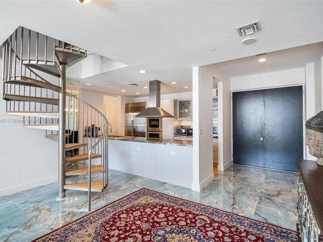 201 Aqua Ave, Miami Beach FL 33141