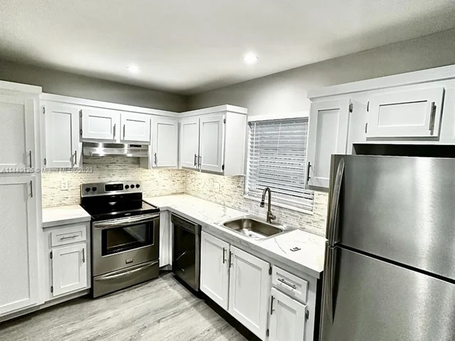 5379 SW 40th Ave # 202, Dania Beach FL 33314