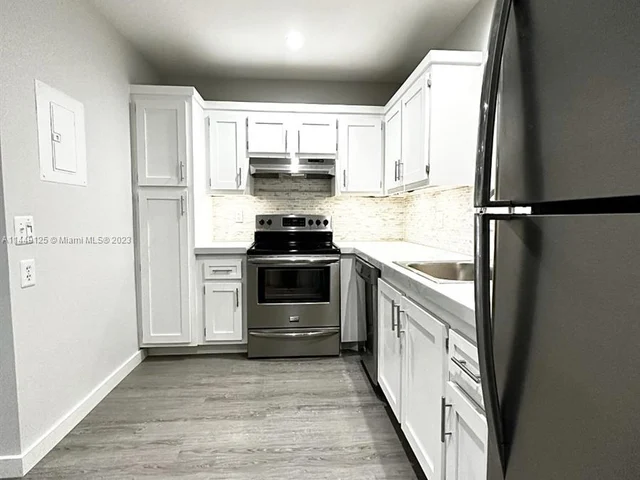 5379 SW 40th Ave # 202, Dania Beach FL 33314