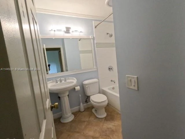 10557 NW 10th Ct # 140, Plantation FL 33322