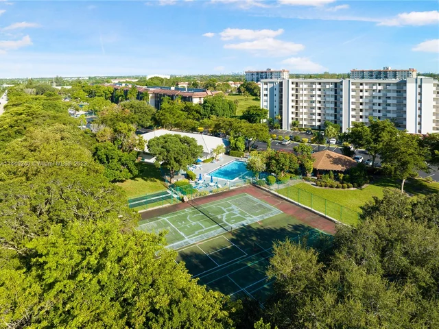 5860 NW 44 street # 101, Lauderhill FL 33319