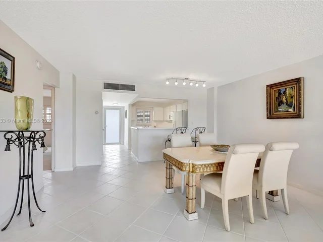 328 N Ocean Blvd # 305, Pompano Beach FL 33062