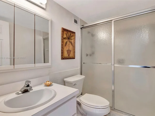 328 N Ocean Blvd # 305, Pompano Beach FL 33062