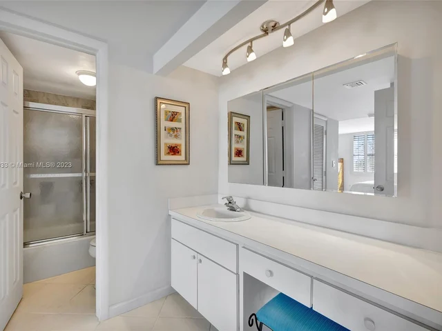 328 N Ocean Blvd # 305, Pompano Beach FL 33062