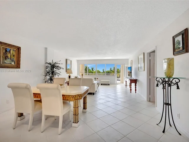 328 N Ocean Blvd # 305, Pompano Beach FL 33062