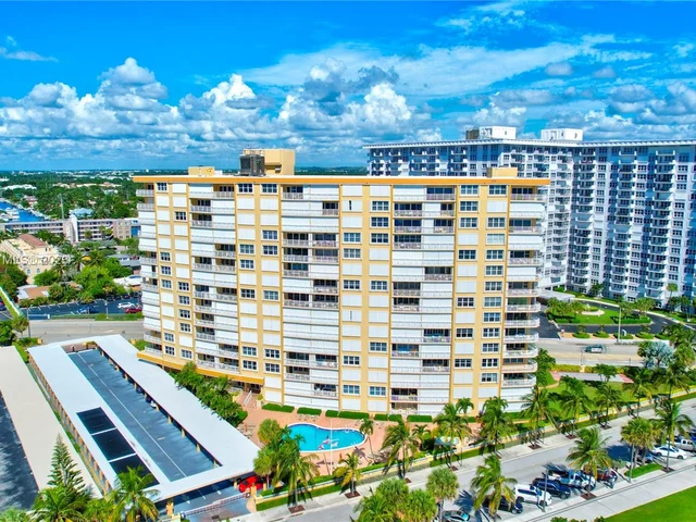 328 N Ocean Blvd # 305, Pompano Beach FL 33062