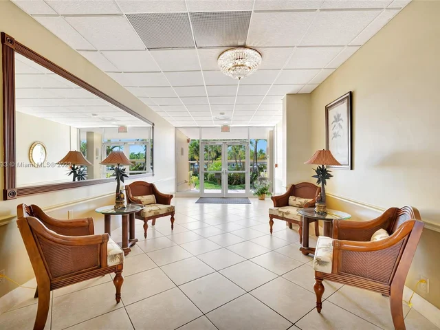 328 N Ocean Blvd # 305, Pompano Beach FL 33062