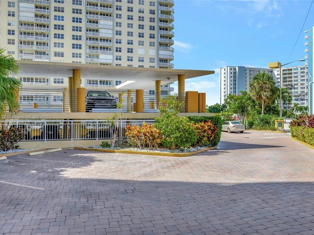 328 N Ocean Blvd # 305, Pompano Beach FL 33062