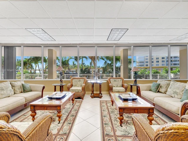 328 N Ocean Blvd # 305, Pompano Beach FL 33062