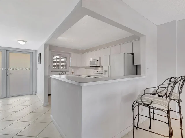 328 N Ocean Blvd # 305, Pompano Beach FL 33062