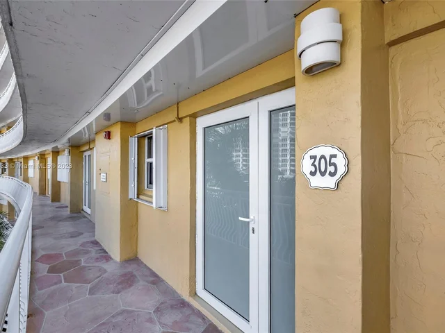 328 N Ocean Blvd # 305, Pompano Beach FL 33062