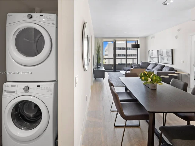 2960 NE 207th St # 904, Aventura FL 33180