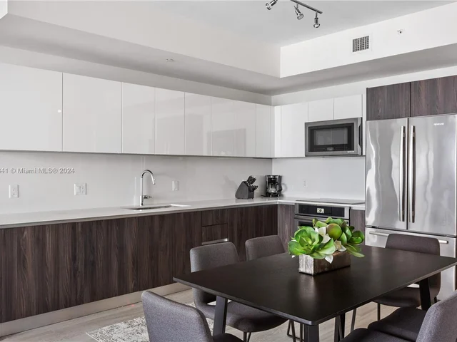 2960 NE 207th St # 904, Aventura FL 33180