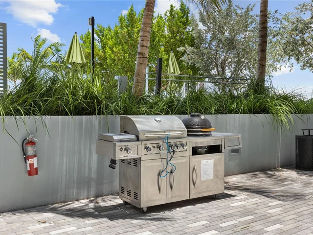 2960 NE 207th St # 904, Aventura FL 33180