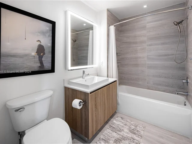 2960 NE 207th St # 904, Aventura FL 33180