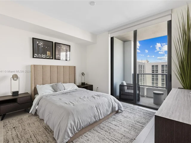 2960 NE 207th St # 904, Aventura FL 33180