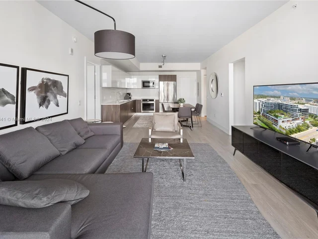 2960 NE 207th St # 904, Aventura FL 33180