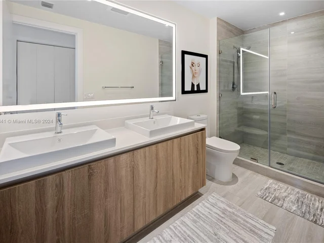 2960 NE 207th St # 904, Aventura FL 33180