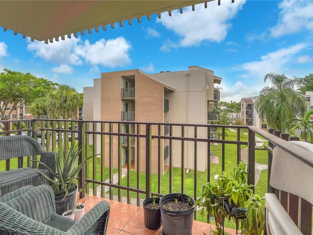 3581 SW 117th Ave # 308, Miami FL 33175