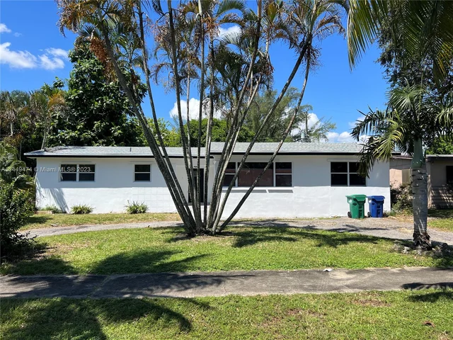 18700 NW 11th Pl, Miami Gardens FL 33169