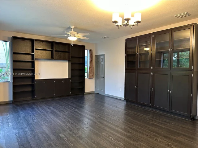 551 SE 35th Ave, Homestead FL 33033