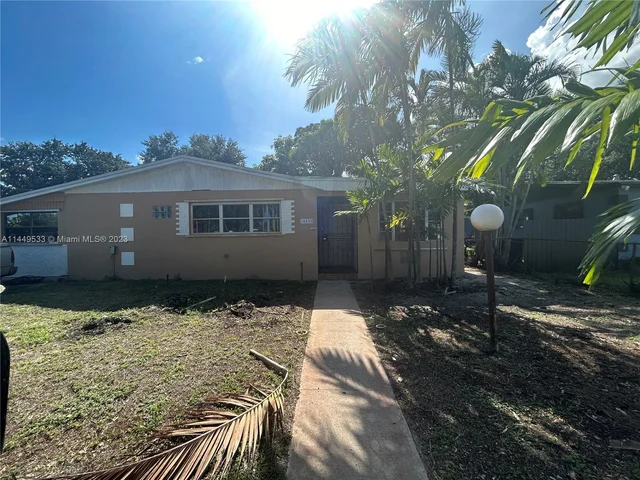 20510 NW 33rd Pl, Miami Gardens FL 33056