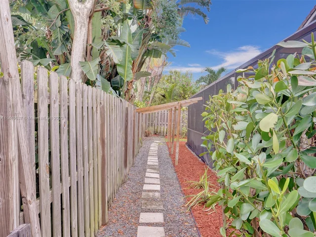 1339 SW 3rd St, Boca Raton FL 33486