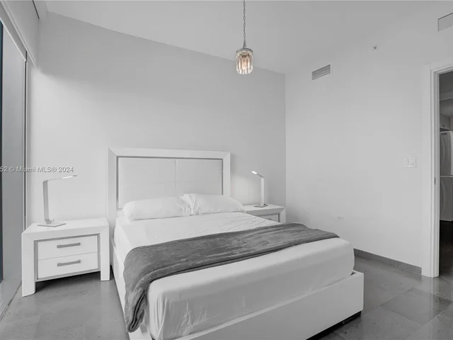 68 SE 6th St # 3711, Miami FL 33131