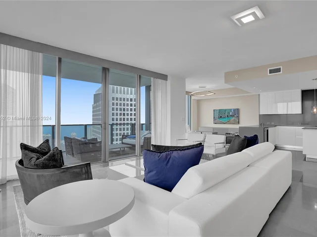 68 SE 6th St # 3711, Miami FL 33131