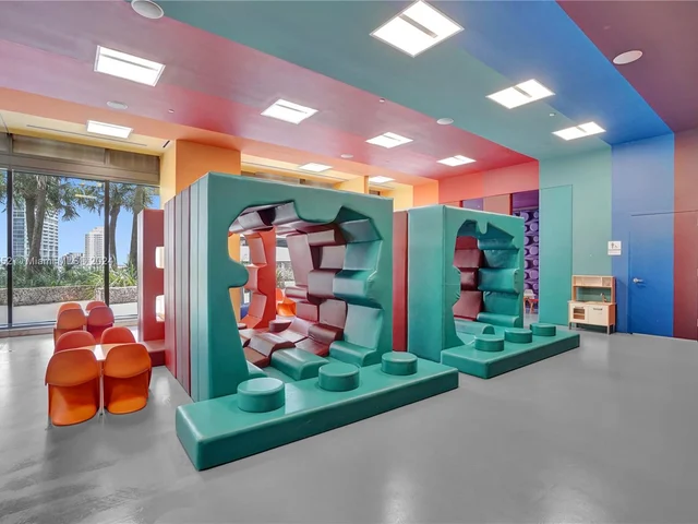 68 SE 6th St # 3711, Miami FL 33131