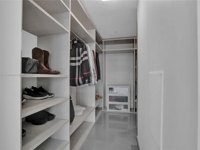 68 SE 6th St # 3711, Miami FL 33131