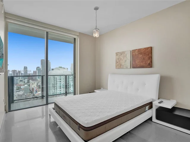 68 SE 6th St # 3711, Miami FL 33131