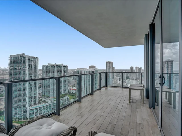 68 SE 6th St # 3711, Miami FL 33131