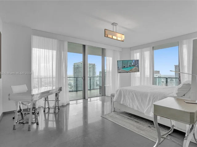 68 SE 6th St # 3711, Miami FL 33131