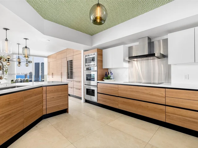 3301 NE 183rd St # 2707, Aventura FL 33160