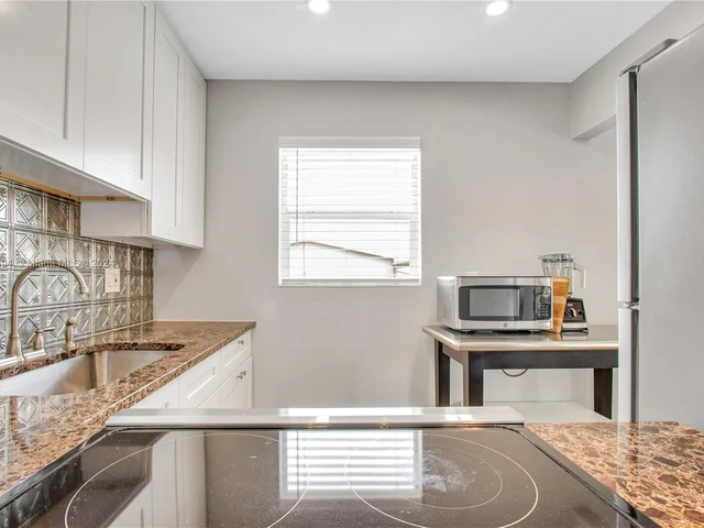 480 Horizons  W # 204, Boynton Beach FL 33435