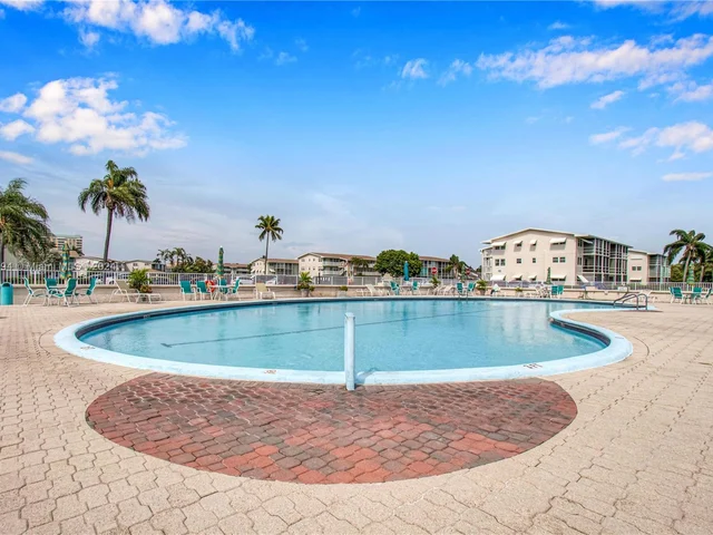 480 Horizons  W # 204, Boynton Beach FL 33435