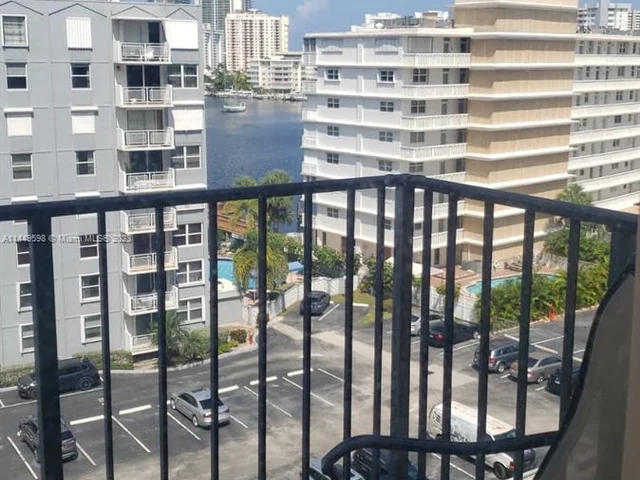 427 Golden Isles Dr # 7E, Hallandale Beach FL 33009