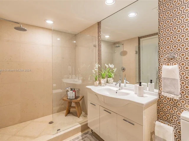 495 Brickell Ave # 1701, Miami FL 33131