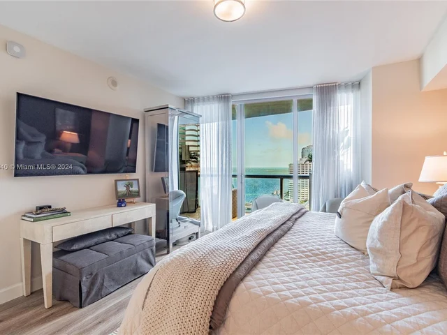 495 Brickell Ave # 1701, Miami FL 33131