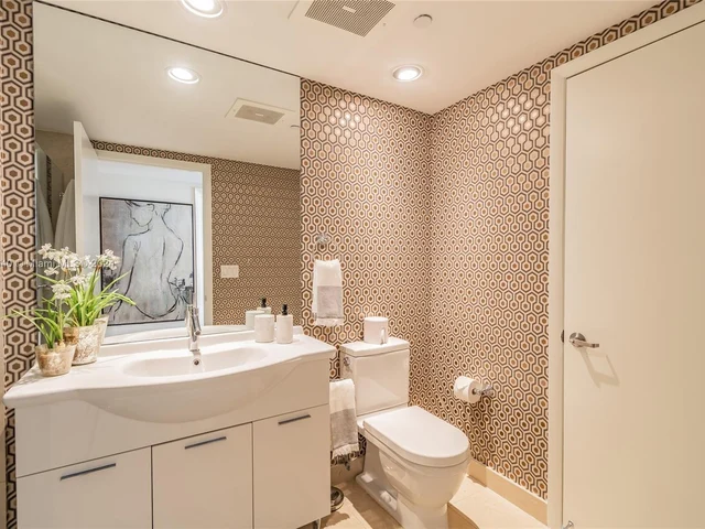 495 Brickell Ave # 1701, Miami FL 33131