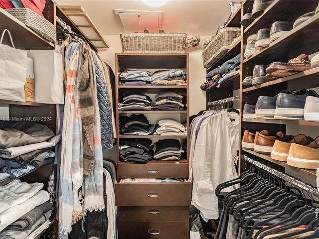 495 Brickell Ave # 1701, Miami FL 33131