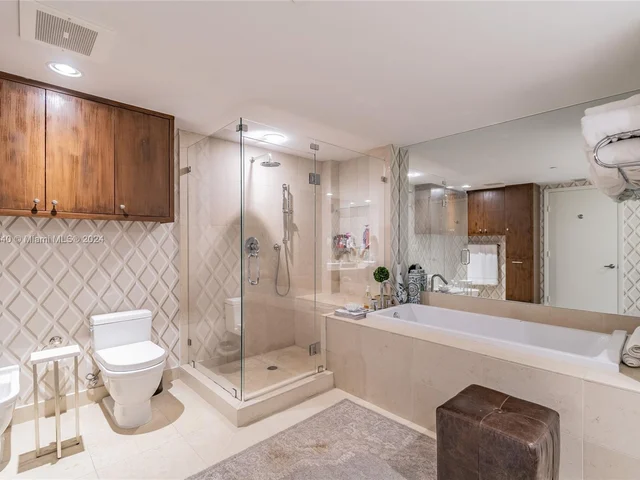 495 Brickell Ave # 1701, Miami FL 33131