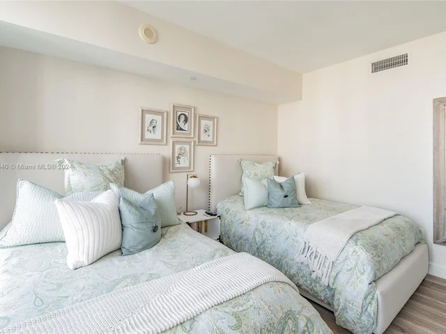 495 Brickell Ave # 1701, Miami FL 33131