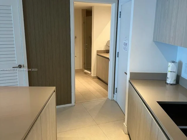 4111 S Ocean Dr, Hollywood FL 33019