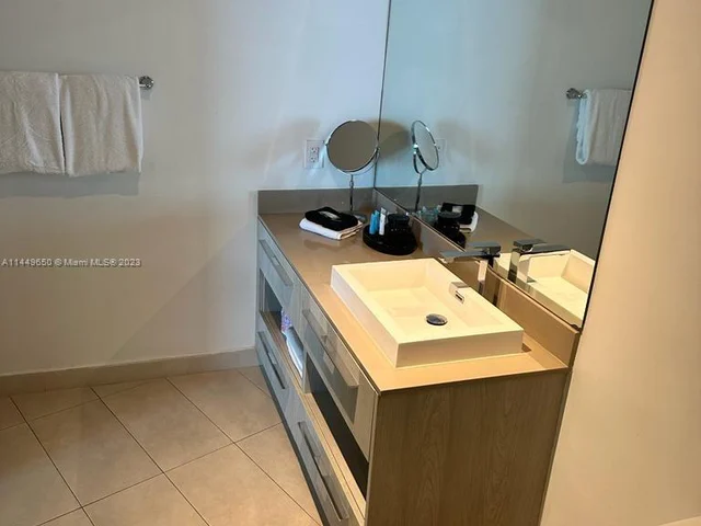 4111 S Ocean Dr, Hollywood FL 33019