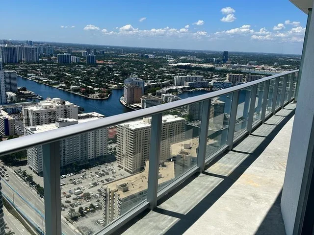 4111 S Ocean Dr, Hollywood FL 33019