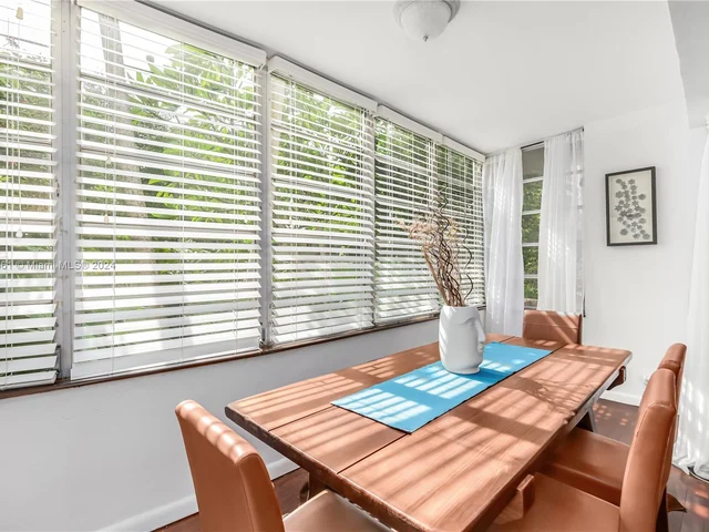 4800 Pine Tree Dr # 101, Miami Beach FL 33140