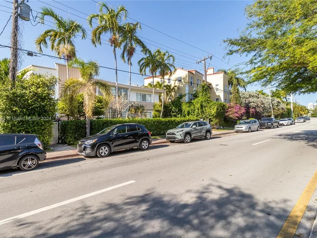 4800 Pine Tree Dr # 101, Miami Beach FL 33140