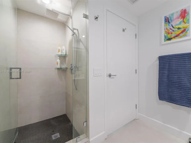 3801 Collins Ave # 903, Miami Beach FL 33140